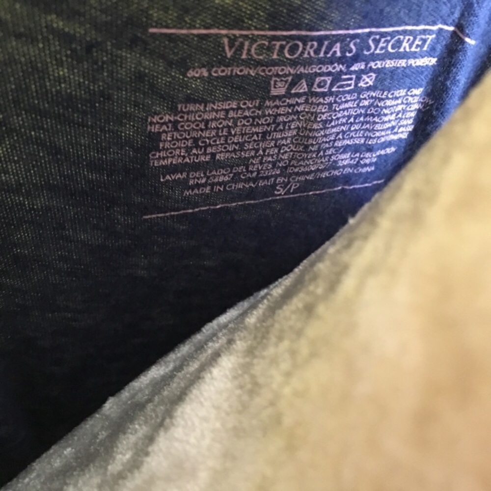 Victoria’s Secret Bring On The Night Sleep Shirt - Picture 3 of 3